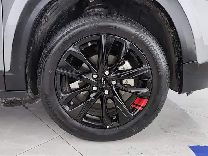 Фото 6 - Chevrolet Tracker