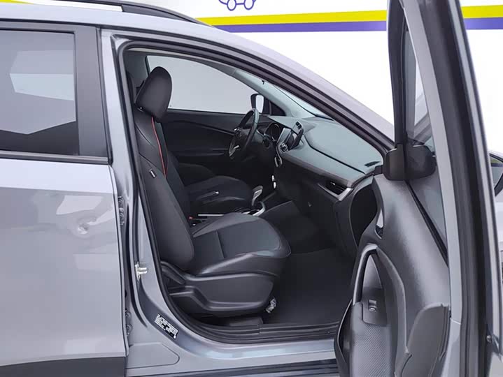 Фото 8 - Chevrolet Tracker