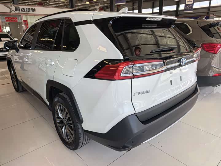 Фото 5 - Toyota Wildlander