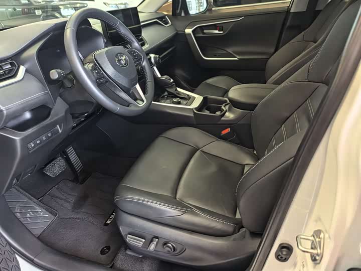 Фото 7 - Toyota Wildlander