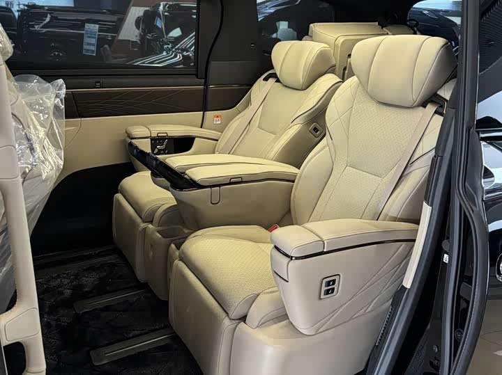 Фото 6 - Toyota Alphard