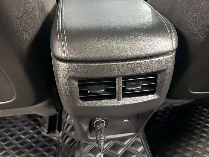 Фото 9 - Cadillac CT5