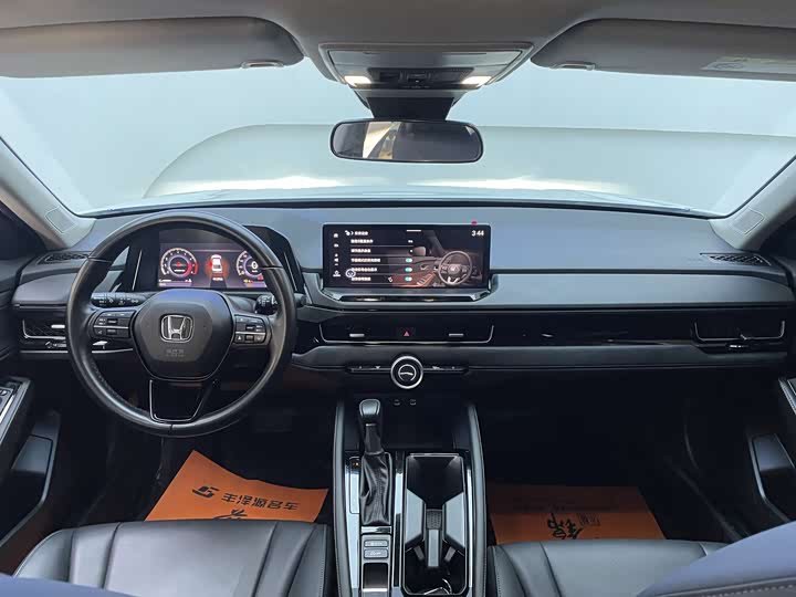 Фото 9 - Honda Inspire