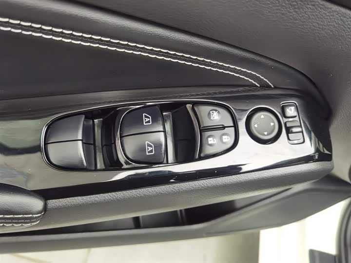 Фото 9 - Nissan Teana