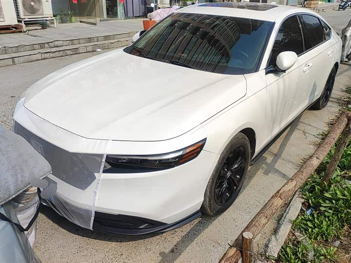 Фото 1 - Honda Accord