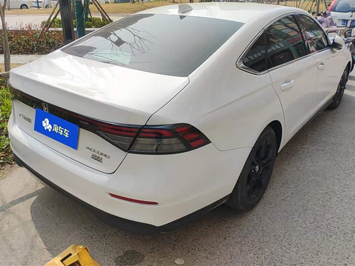 Фото 3 - Honda Accord