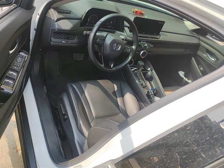 Фото 9 - Honda Accord