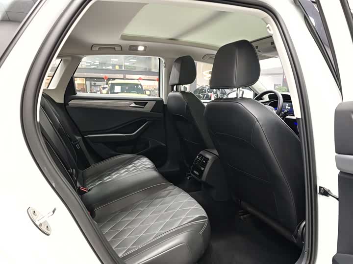 Фото 5 - Volkswagen Sagitar L