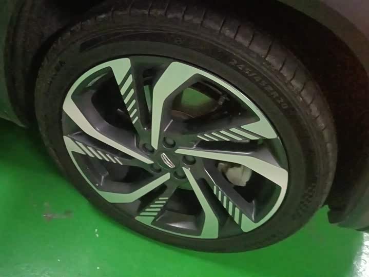 Фото 6 - Geely Monjaro