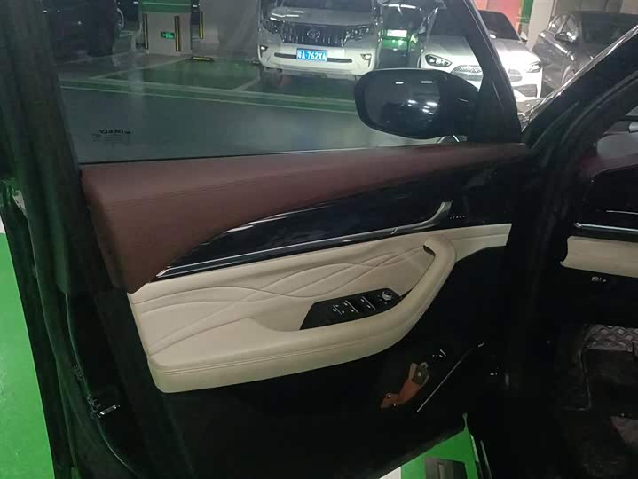 Фото 7 - Geely Monjaro