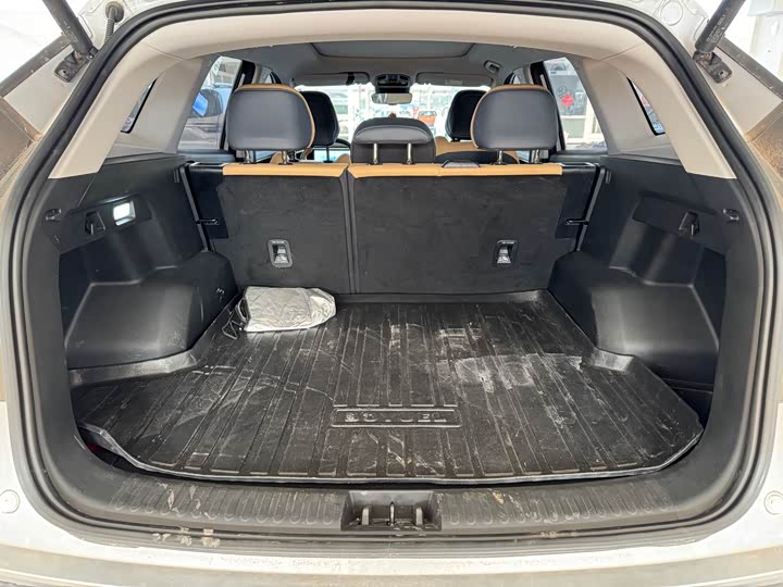 Photo 4 - Geely Atlas L