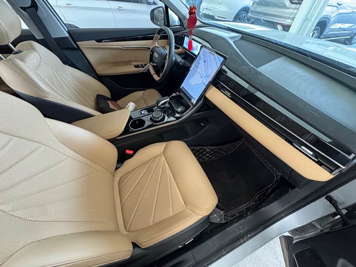 Photo 9 - Geely Atlas L