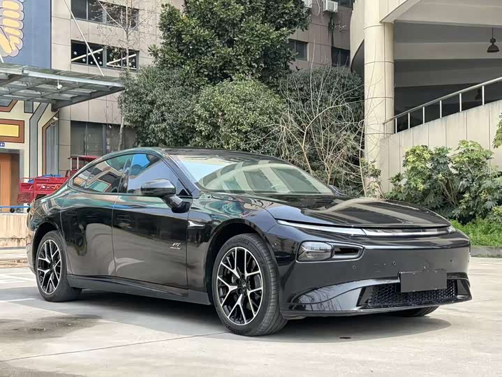 Фото 3 - XPeng P7
