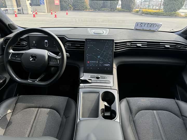 Фото 9 - Nio EC6