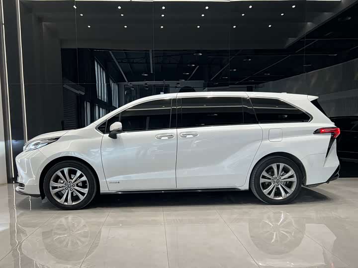 Фото 5 - Toyota Sienna