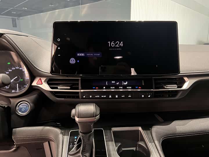 Фото 9 - Toyota Sienna