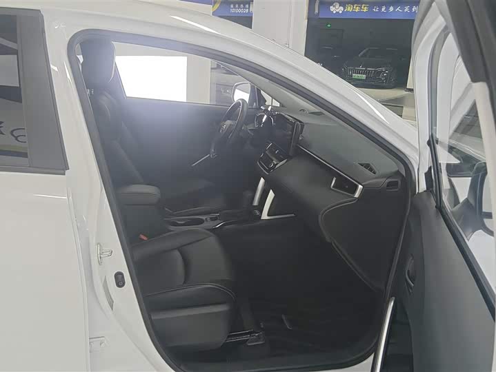 Фото 8 - Toyota Corolla Cross