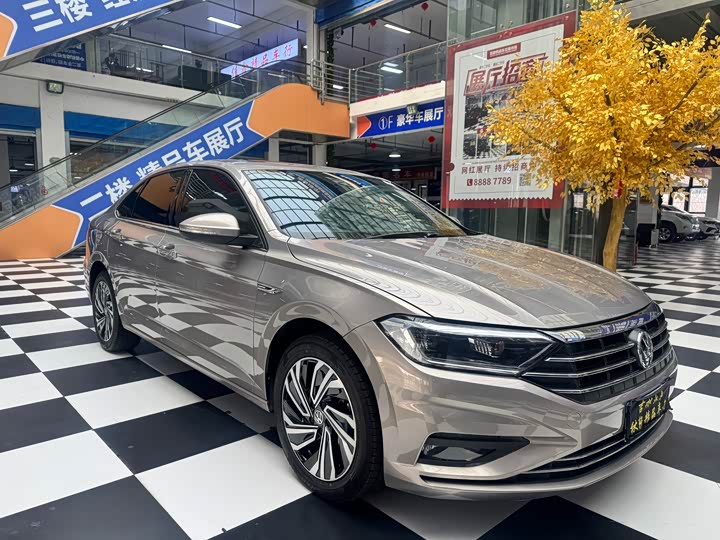 Фото 1 - Volkswagen Sagitar L