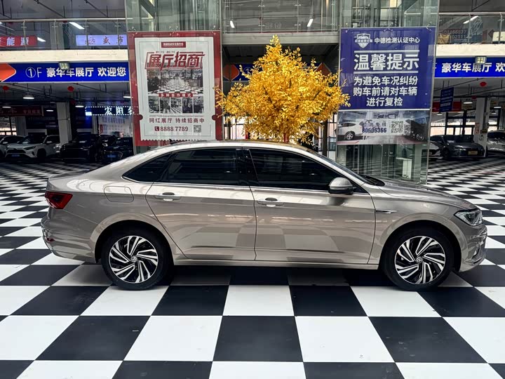 Фото 6 - Volkswagen Sagitar L