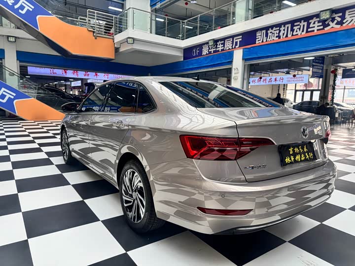 Фото 9 - Volkswagen Sagitar L