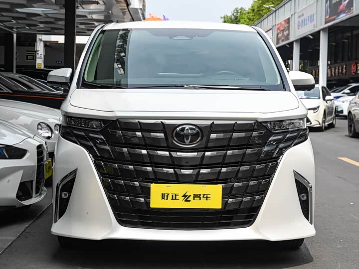 Фото 4 - Toyota Alphard