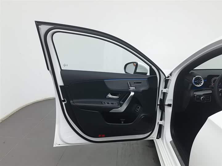 Photo 8 - Mercedes-Benz A-Class