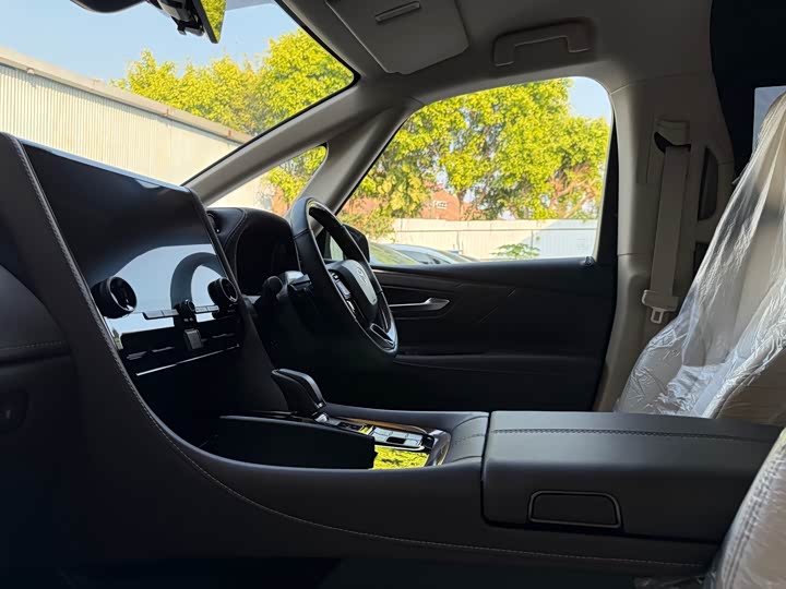 Toyota Alphard 2025 2025款 双擎 2.5L 臻享黄金版