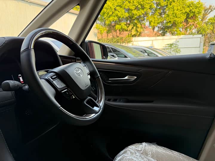 Toyota Alphard 2025 2025款 双擎 2.5L 臻享黄金版