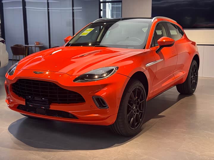 Фото 1 - Aston Martin DBX