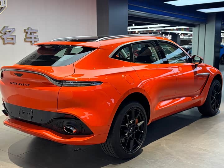 Фото 3 - Aston Martin DBX