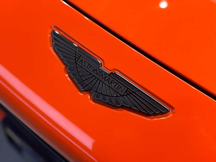 Фото 7 - Aston Martin DBX