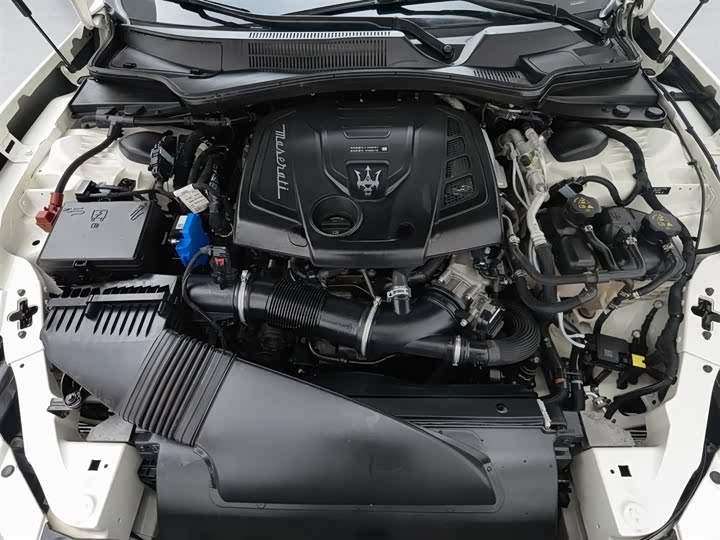 Фото 6 - Maserati Ghibli