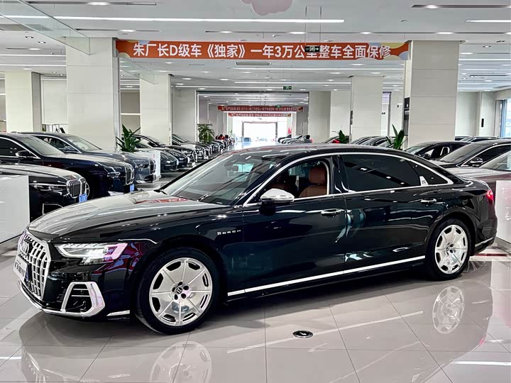 Фото 1 - Audi A8