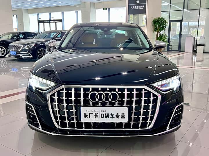 Фото 2 - Audi A8