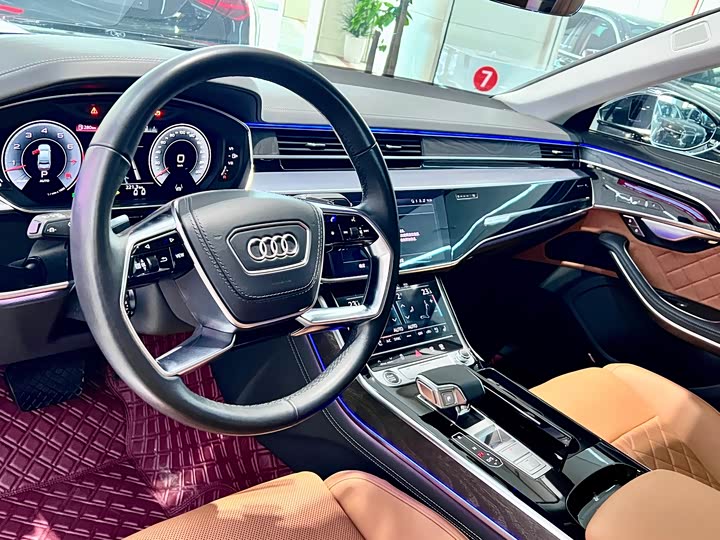 Фото 5 - Audi A8