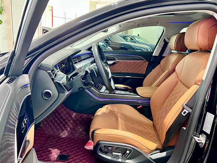 Фото 7 - Audi A8