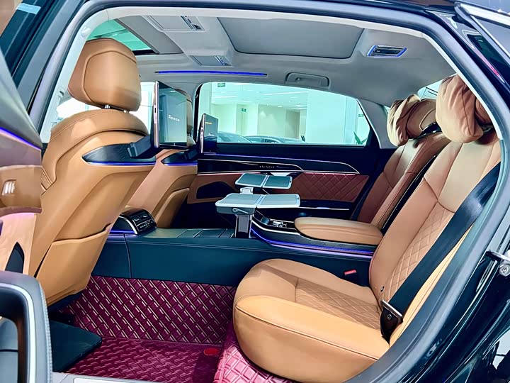 Фото 9 - Audi A8