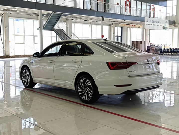 Фото 4 - Volkswagen Sagitar L