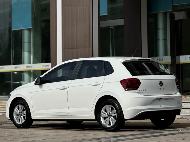 Фото 3 - Volkswagen Polo