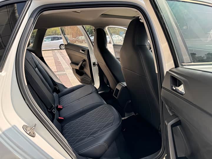 Фото 9 - Volkswagen Polo