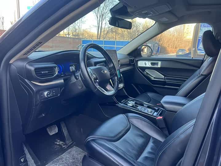 Фото 5 - Ford Explorer