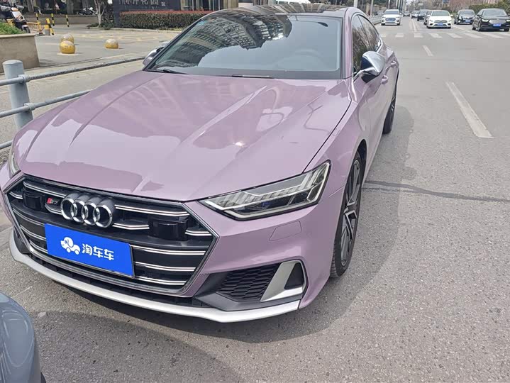 Фото 1 - Audi S7