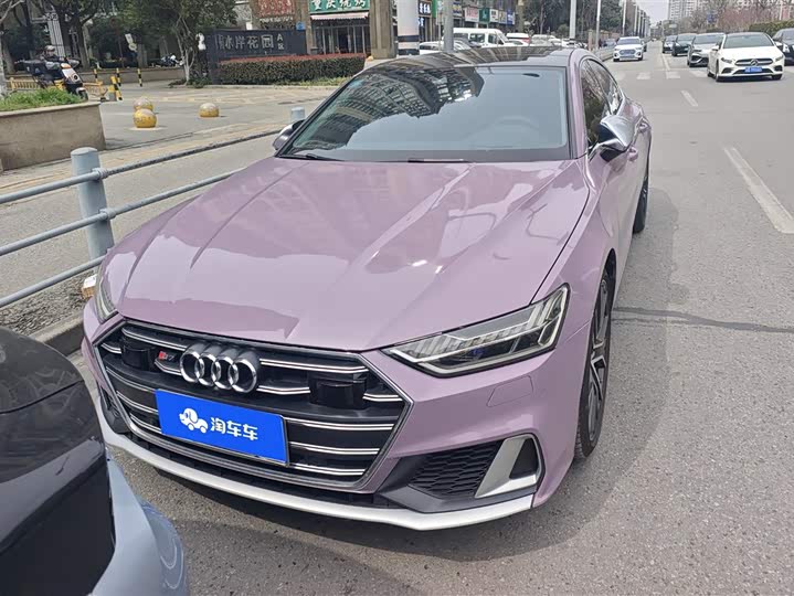 Фото 2 - Audi S7