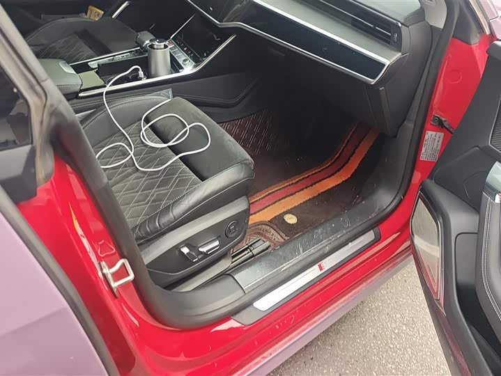 Фото 8 - Audi S7