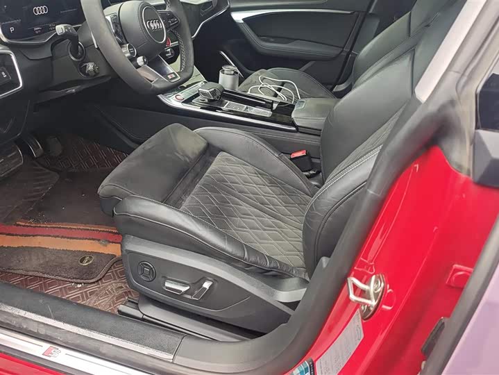 Фото 9 - Audi S7