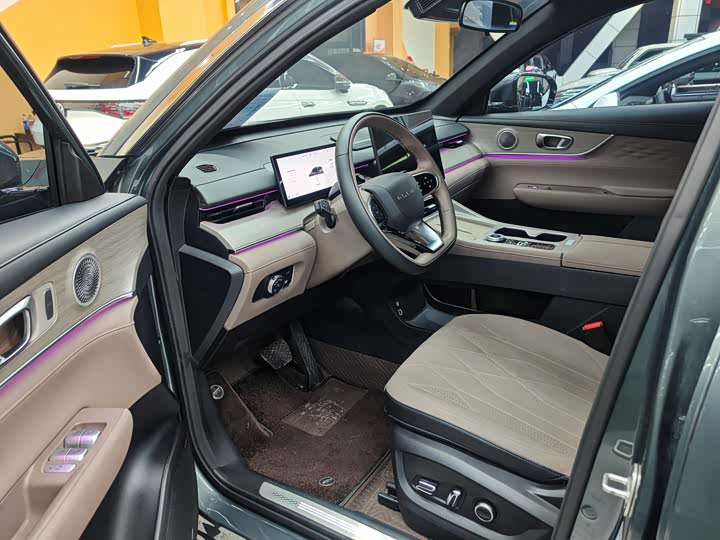 Фото 2 - Chery Fulwin T8