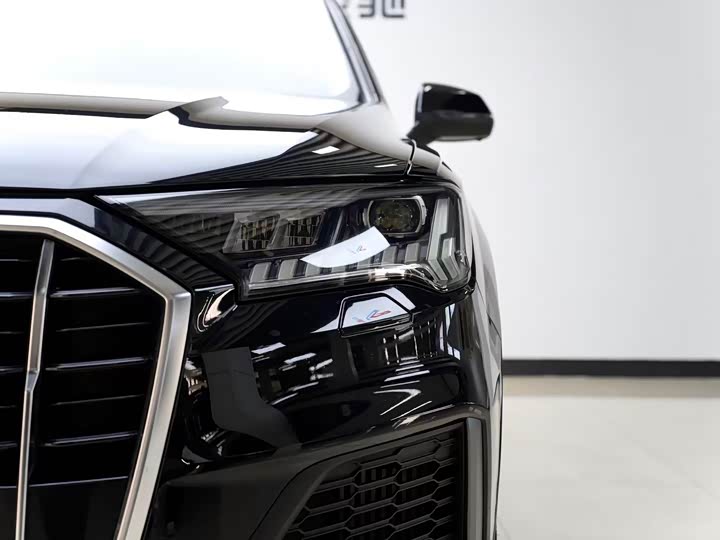 Фото 6 - Audi Q7