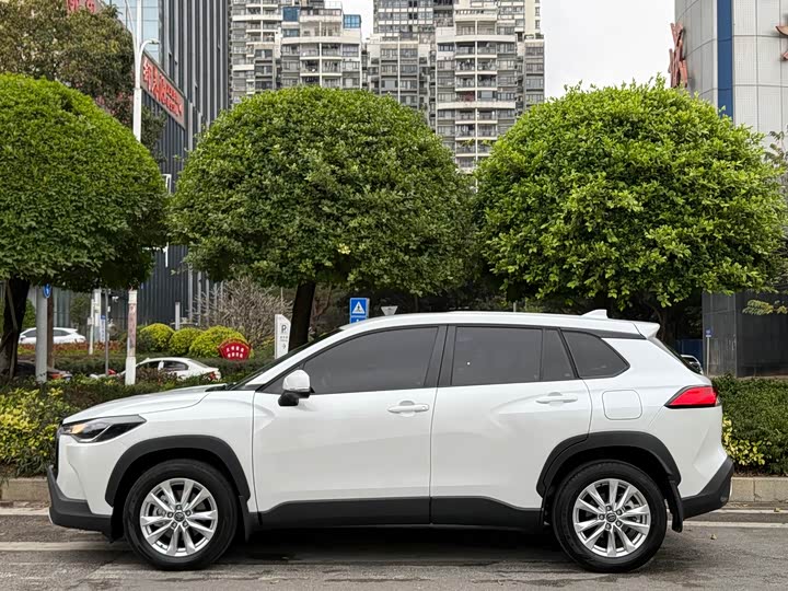 Фото 8 - Toyota Corolla Cross