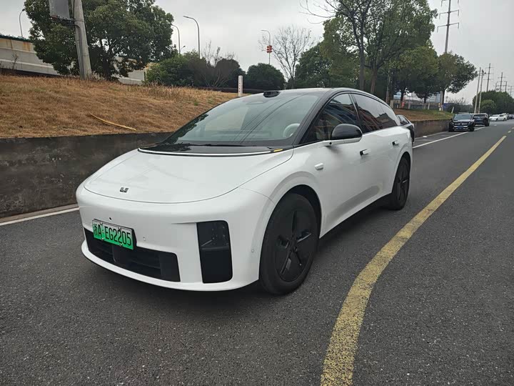 Фото 1 - LiXiang i6