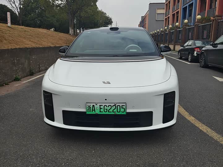 Фото 2 - LiXiang i6